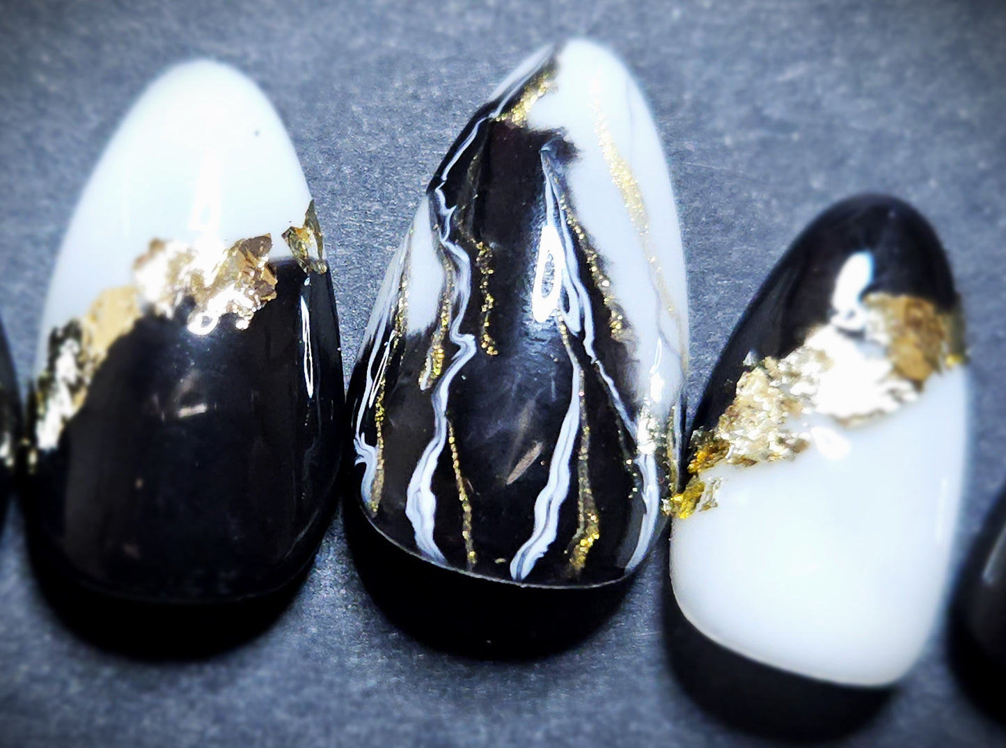 Press-on Nails "MILLION REASONS"